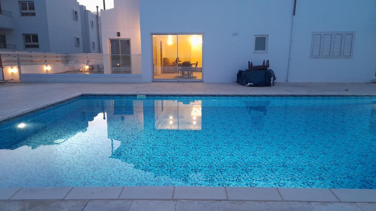 Sky Apartment On The Pool Айя Напа Екстериор снимка