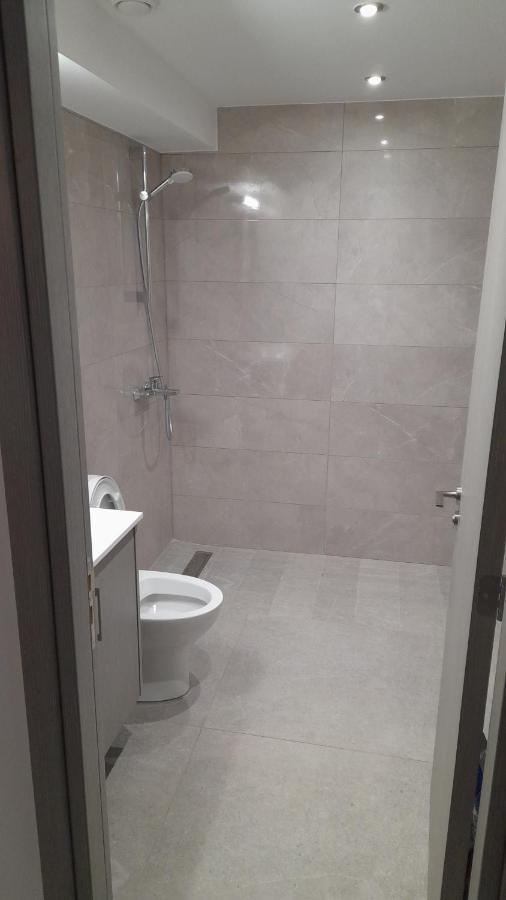 Sky Apartment On The Pool Айя Напа Екстериор снимка