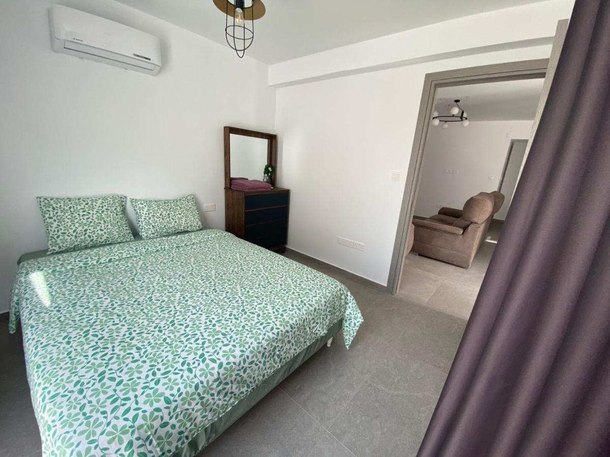 Sky Apartment On The Pool Айя Напа Екстериор снимка