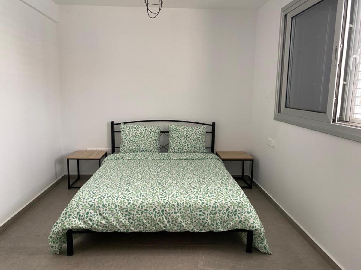 Sky Apartment On The Pool Айя Напа Екстериор снимка
